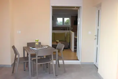 Image de Appartement d'une chambre avec la terrasse Valbandon, Fazana (A-7296-a)