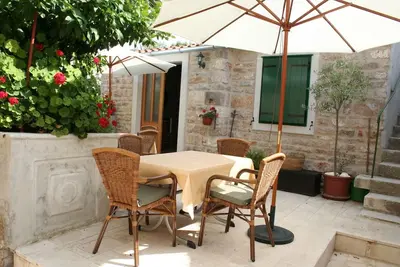 Image de Appartement d'une chambre avec la terrasse Vrboska, Hvar (A-4601-b)
