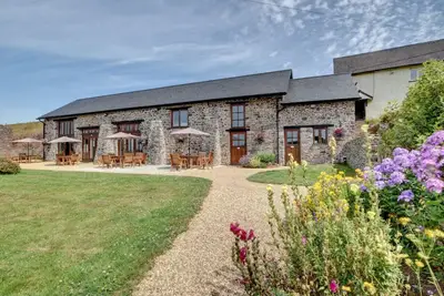 Image de Threshing Barn - Trois Chambres Maison, Couchages 6