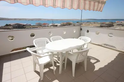 Image de Appartement d'une chambre avec la terrasse et la vue sur le mer Kustici, Pag (A-6287-b)