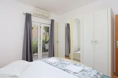 Image de Appartement de deux chambres avec la terrasse Zivogosce - Blato, Makarska (A-1057-a)