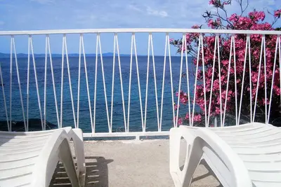 Image de Appartement de deux chambres prés de la plage Baie Skozanje, Hvar (A-4624-a)