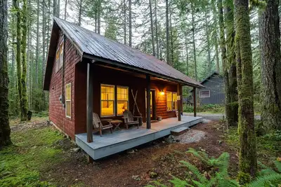 Image de Glacier Springs Cabin 12 – Animaux acceptés, Wi-Fi, climatisation, 4 couchages