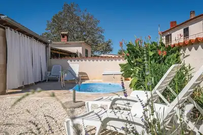 Image de Belle maison Ă Hreljici avec cuisine