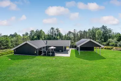 Image de Maison confortable à Jerup avec sauna