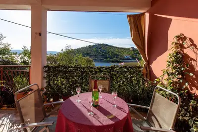Image de Belle maison à Modric avec WiFi