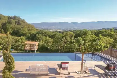Image de Superbe maison de 2 chambres Ă Apt