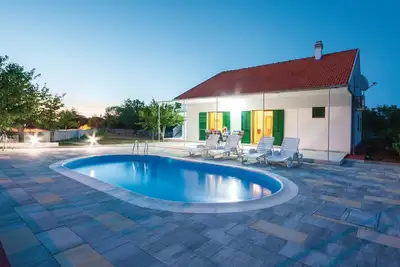 Image de Superbe maison de 3 chambres à Lozovac