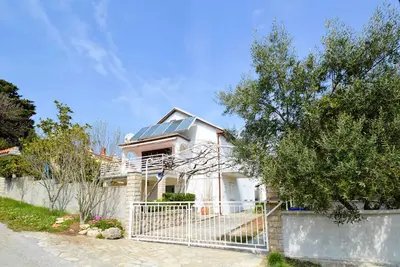 Image de Appartement de vacances avec terrasse et barbecue