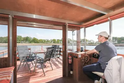 Image de Magnifique bateau de 2 chambres à Loitz