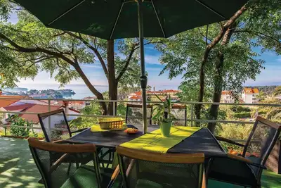 Image de Belle maison Ă Palit avec cuisine