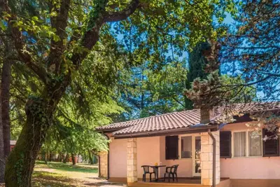 Image de Bungalow avec piscine extérieure