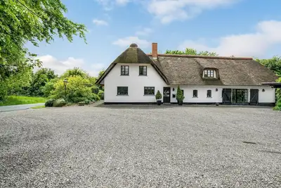 Image de Belle maison à Sjølund avec cuisine