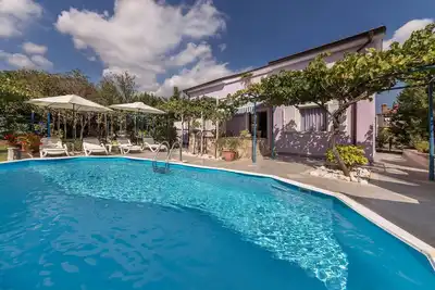 Image de Superbe maison Ă Vinez avec WiFi
