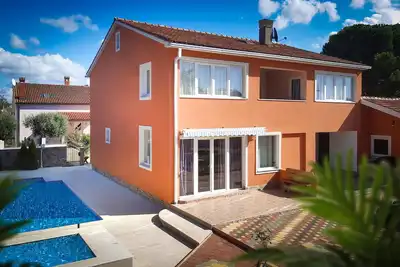 Image de Superbe maison Ă Valbandon avec jacuzzi