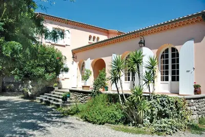 Image de Belle maison à Montélimar avec cuisine