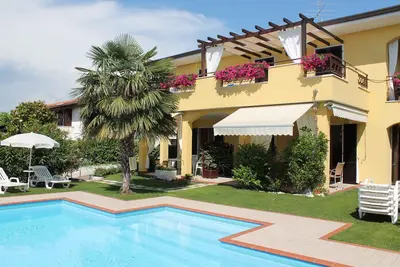 Image de Appartement de vacances avec balcon et piscine
