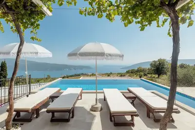 Image de Superbe maison à Herceg Novi avec WiFi