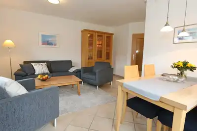 Image de Dünenhaus Göhren Whg. 04 avec 2 balcons sud \/ ouest - H: Dünenhaus Göhren Apartments dans un endroit calme