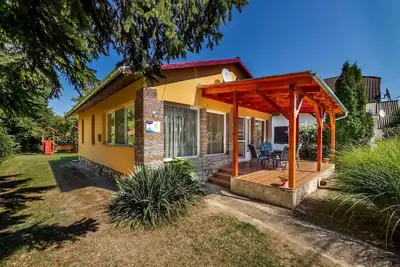 Image de Maison de vacances avec une grande terrasse