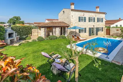Image de Superbe maison à Sisan avec WiFi