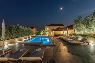 Image de Superbe maison Ă Split avec jacuzzi