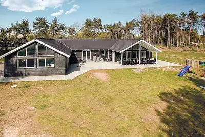 Image de Belle maison à Nexø avec piscine intérieure
