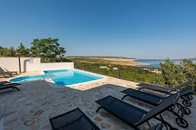 Image de Maison confortable Ă Rovanjska avec.