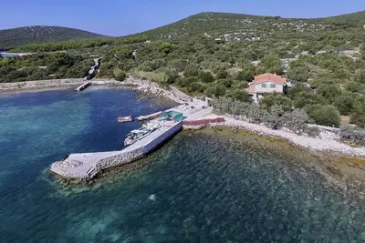Image de Maison Tiana (14531-K1) - Tkon - île de Pasman