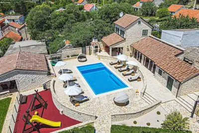 Image de Belle maison à Dubrava avec sauna