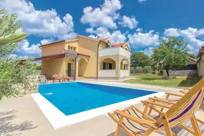 Image de Magnifique maison à Miljevci avec WiFi