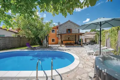 Image de Belle maison Ă Pazin avec jacuzzi