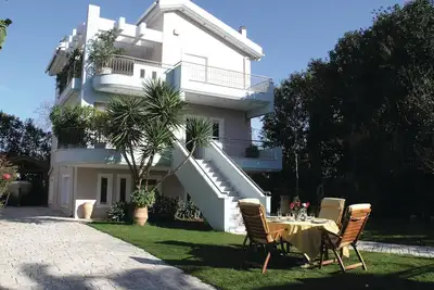 Image de Maison confortable Ă Kamares Aigio Pel.