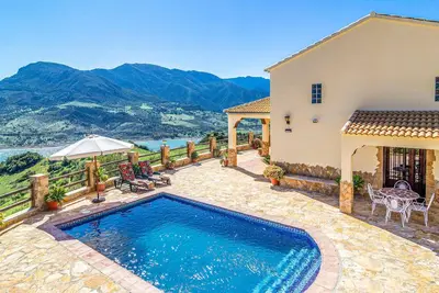 Image de Superbe maison de 2 chambres à El.