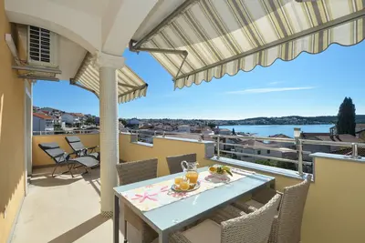 Image de Appartement Top pour 4 + 1 personnes, piscine, superbe vue mer, emplacement idéal, 2 chambres