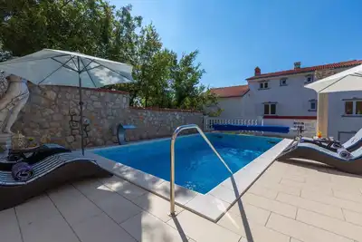 Image de Appartement de vacances avec piscine en plein air et terrasse