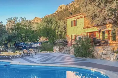 Image de Jolie maison Ă Estellencs avec vue mer
