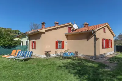 Image de Maison confortable Ă Labin avec cuisine
