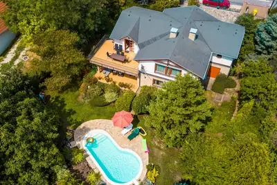 Image de Maison de vacances avec piscine et vue sur le lac Balaton pour les familles