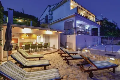 Superbe maison à Okrug Gornji