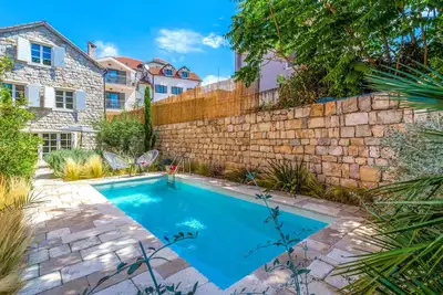 Image de Superbe maison Ă Split avec sauna
