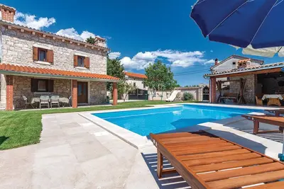 Image de Superbe maison de 2 chambres à Divsici