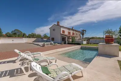 Image de Belle maison à Hrboki avec WiFi