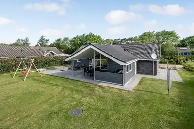 Image de Superbe maison Ă Tarm avec sauna