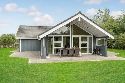 Image de Belle maison Ă Tarm avec sauna