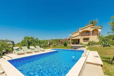 Image de Superbe maison à Ljubac avec jacuzzi