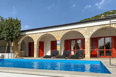 Image de Superbe maison Ă Starigrad avec WiFi