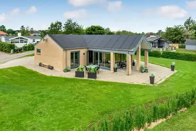 Image de Belle maison à Juelsminde avec sauna