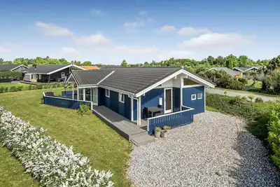 Image de Belle maison à Juelsminde avec sauna