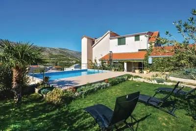 Image de Superbe appartement Ă Srinjine avec.
